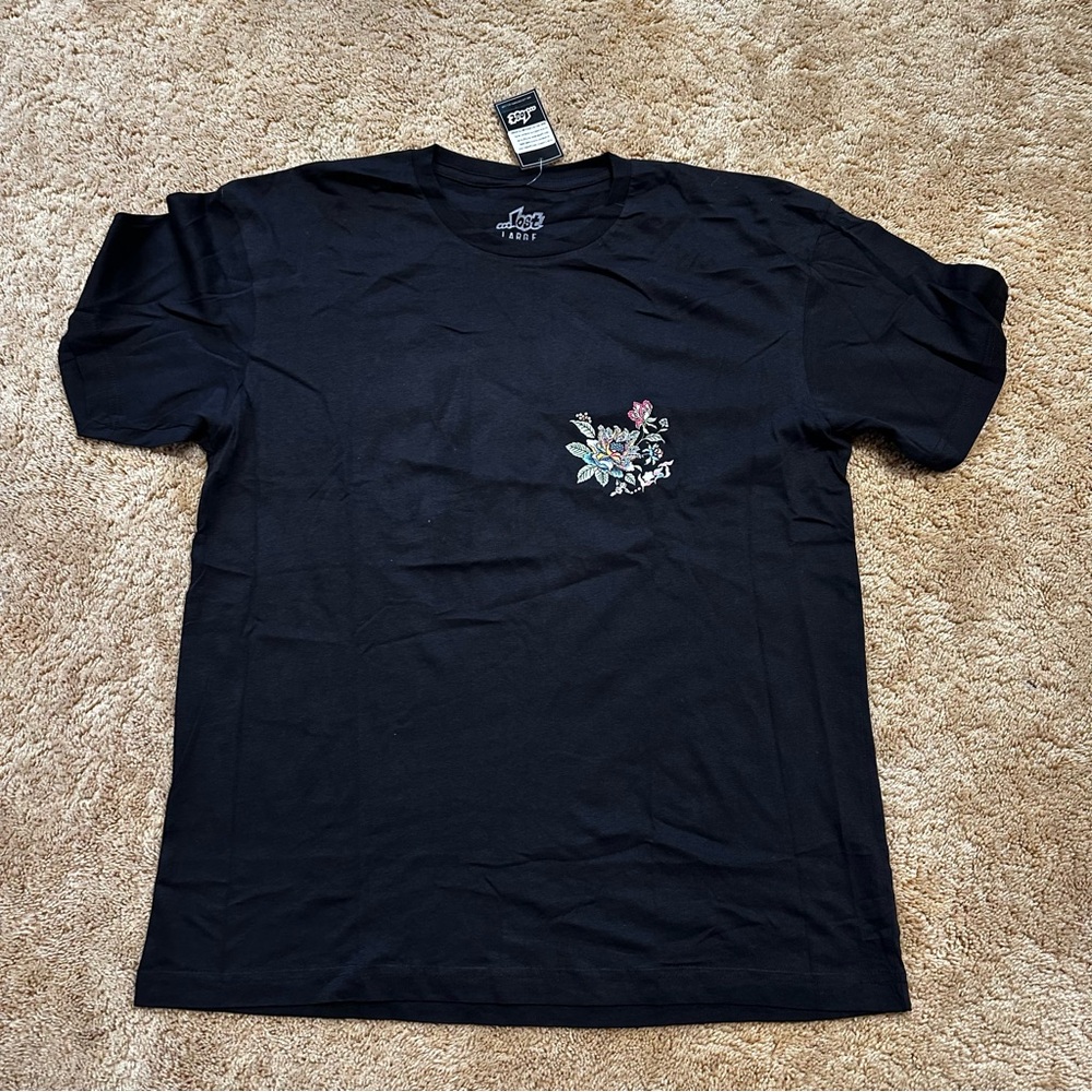 Large lost black shirt